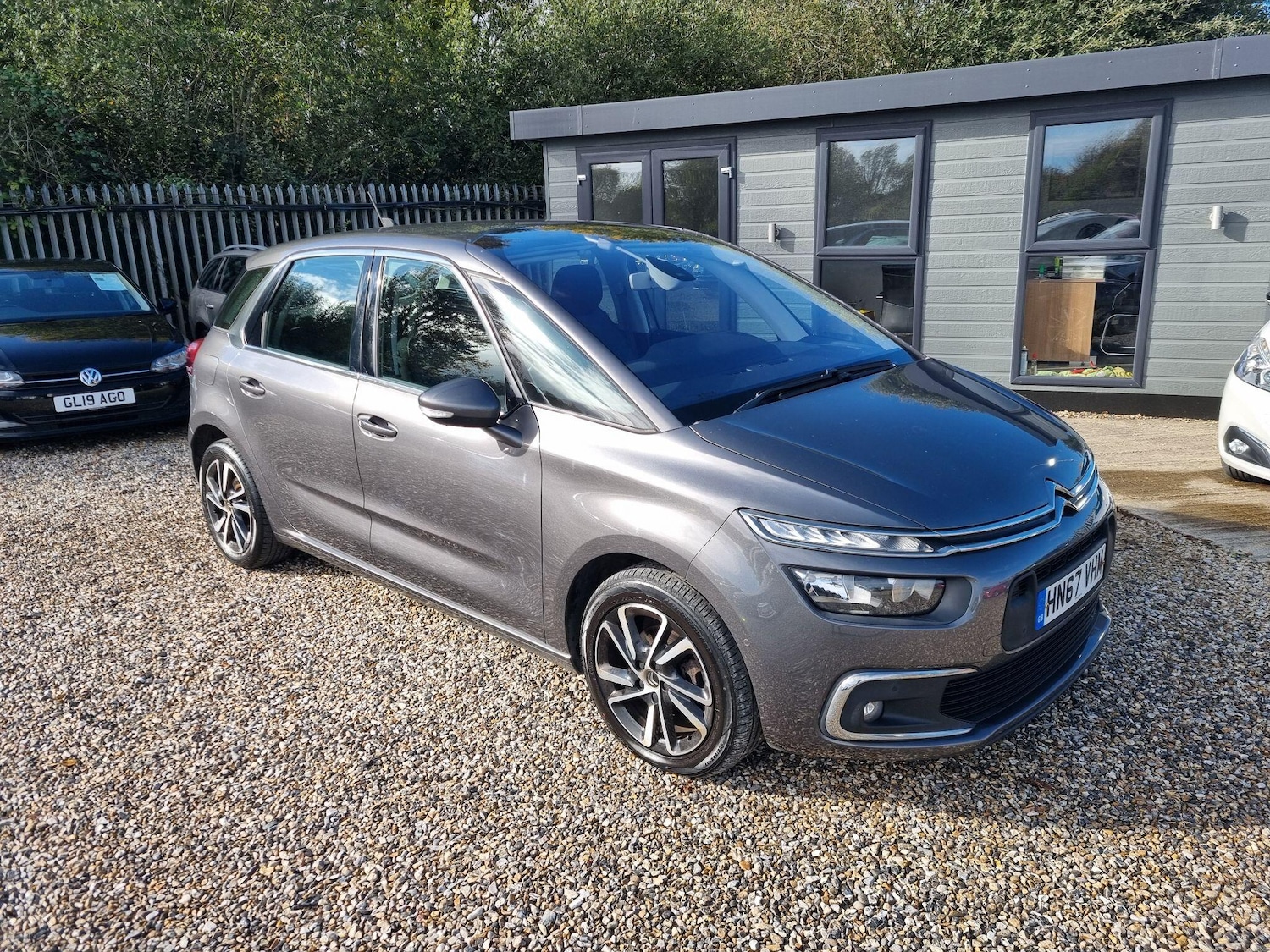 Used Citroen C4 Picasso 2017 for sale - 76371102: Photo 1
