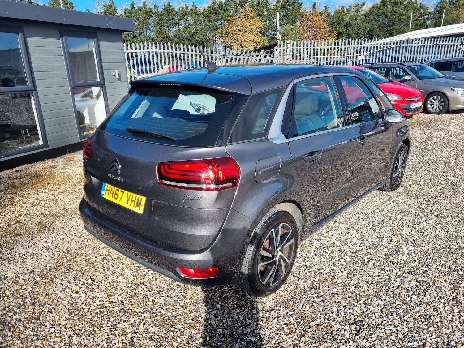 Used Citroen C4 Picasso 2017 for sale - 76371102: Photo 6