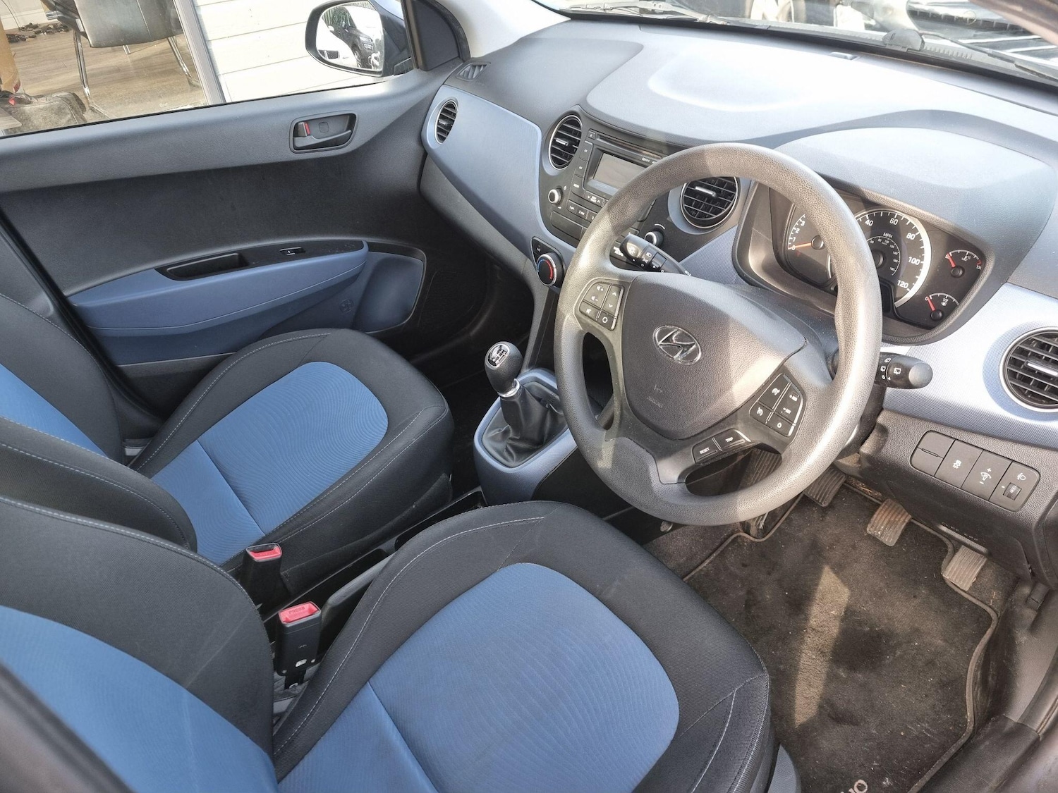 Used Hyundai i10 2014 for sale - 76832332: Photo 10