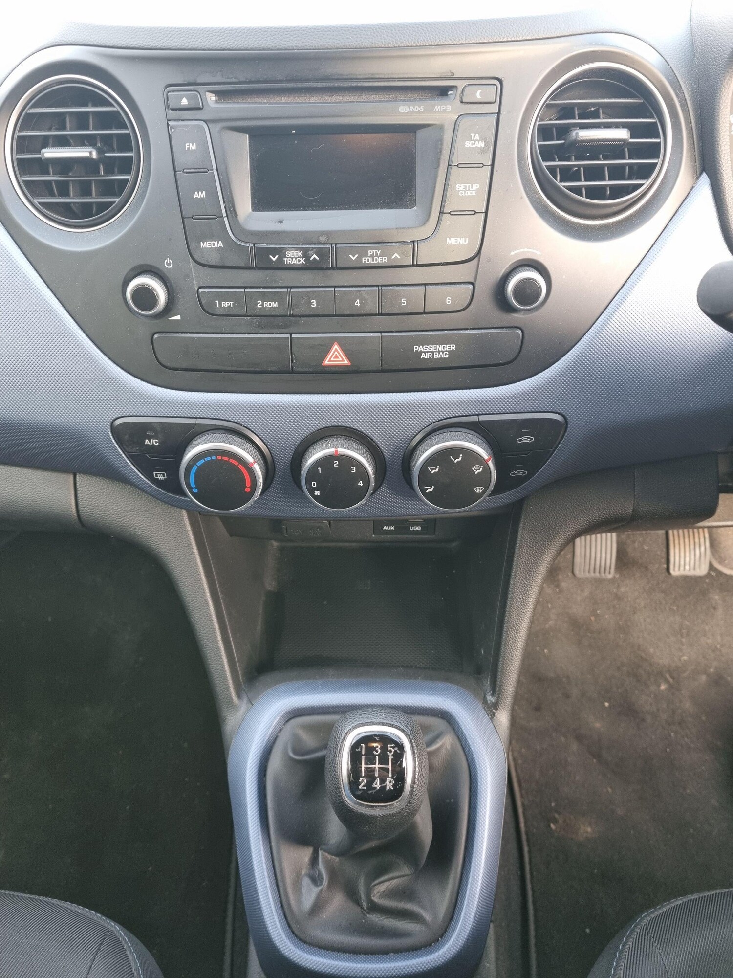 Used Hyundai i10 2014 for sale - 76832332: Photo 14
