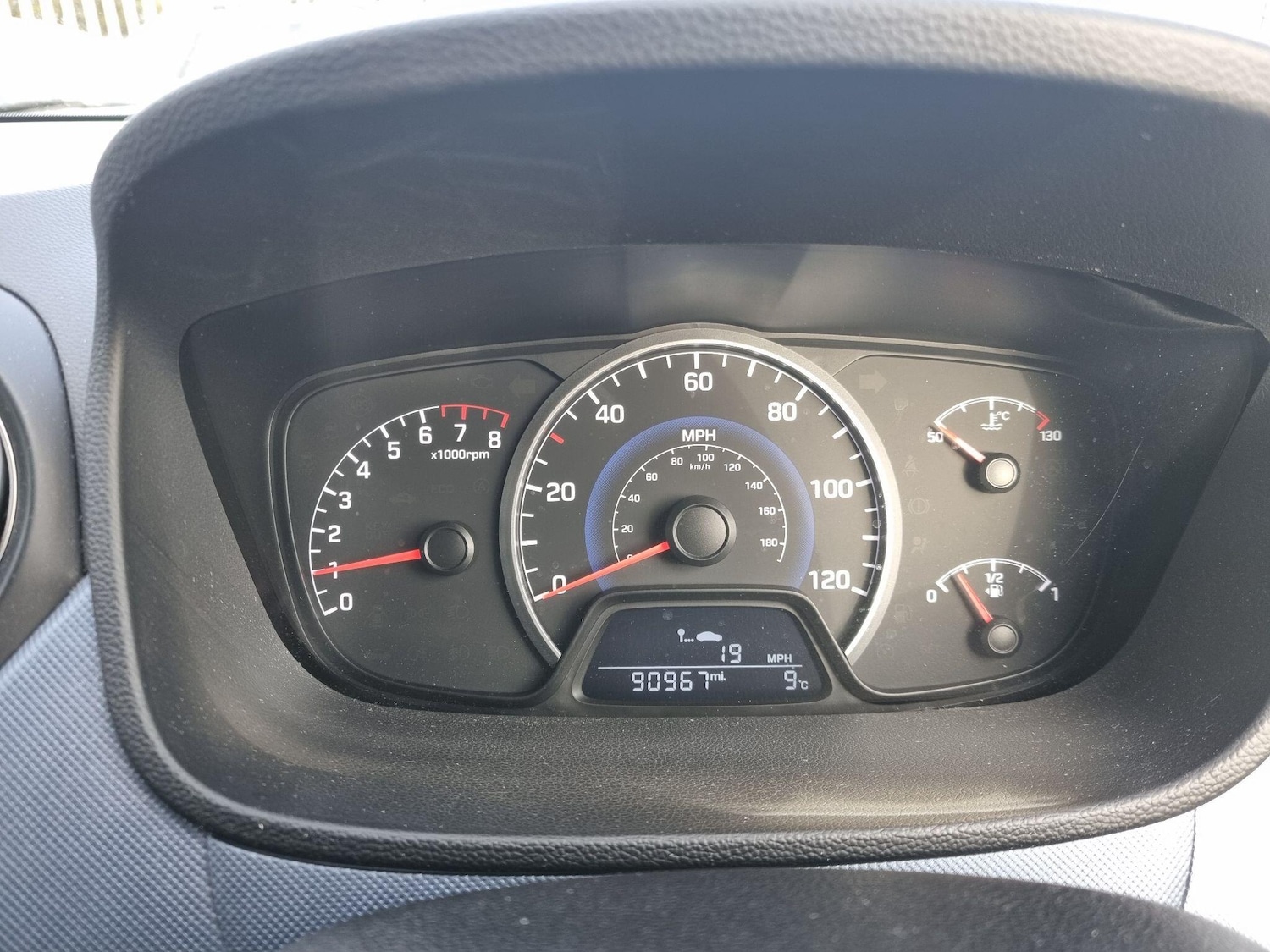 Used Hyundai i10 2014 for sale - 76832332: Photo 15