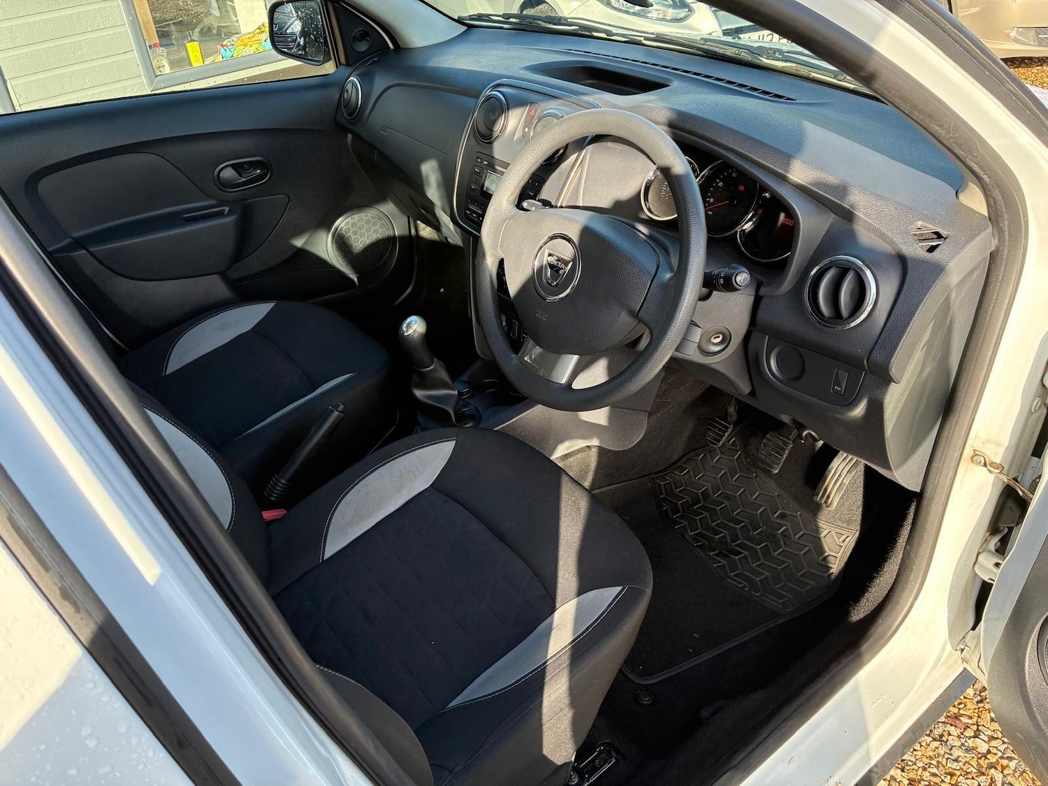 Used Dacia Sandero Stepway 2014 for sale - 77637519: Photo 10