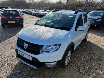 Used Dacia Sandero Stepway 2014 for sale - 77637519: Photo