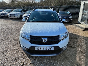 Used Dacia Sandero Stepway 2014 for sale - 77637519: Photo