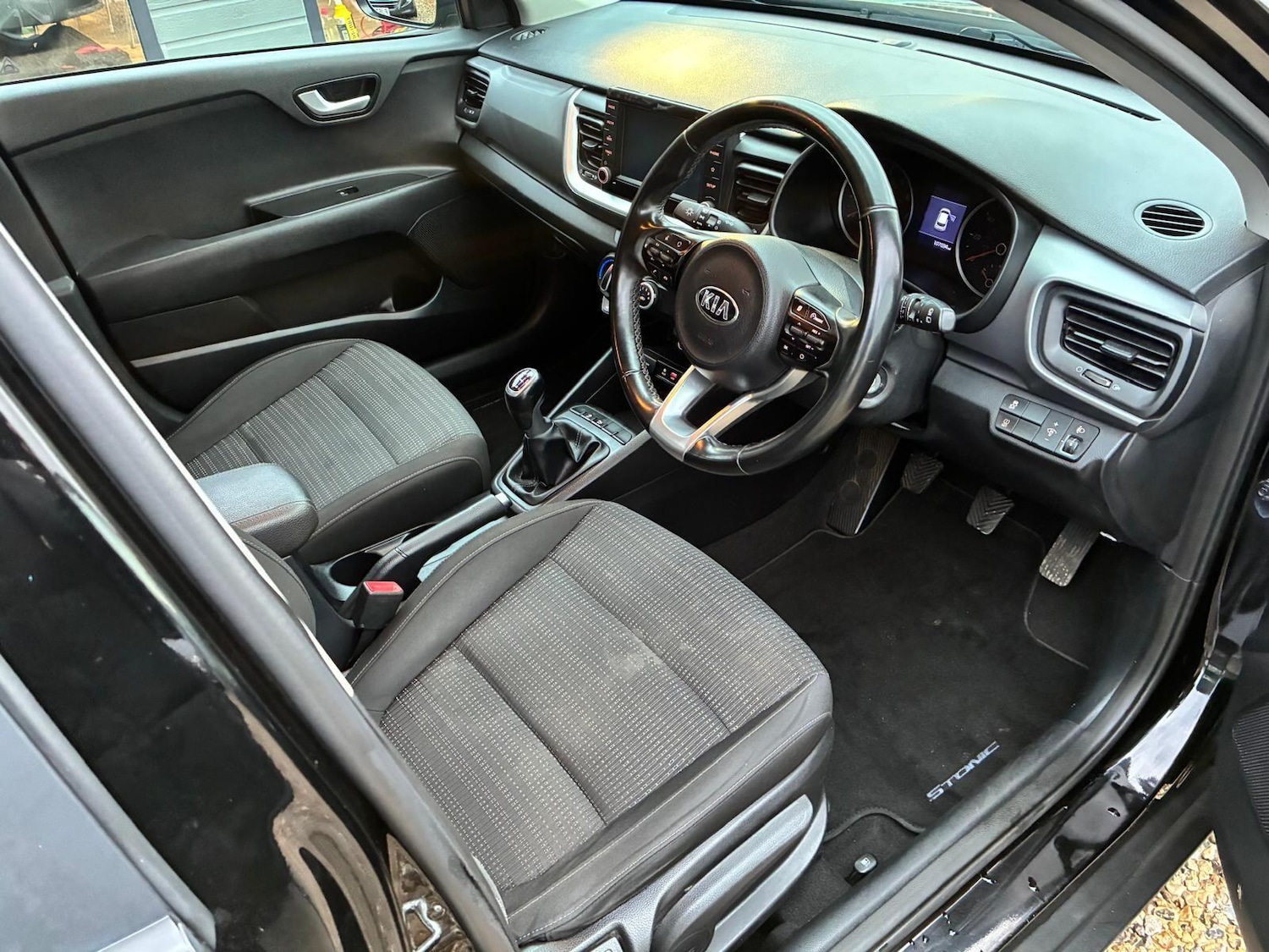 Used Kia Stonic 2018 for sale - 77215318: Photo 10