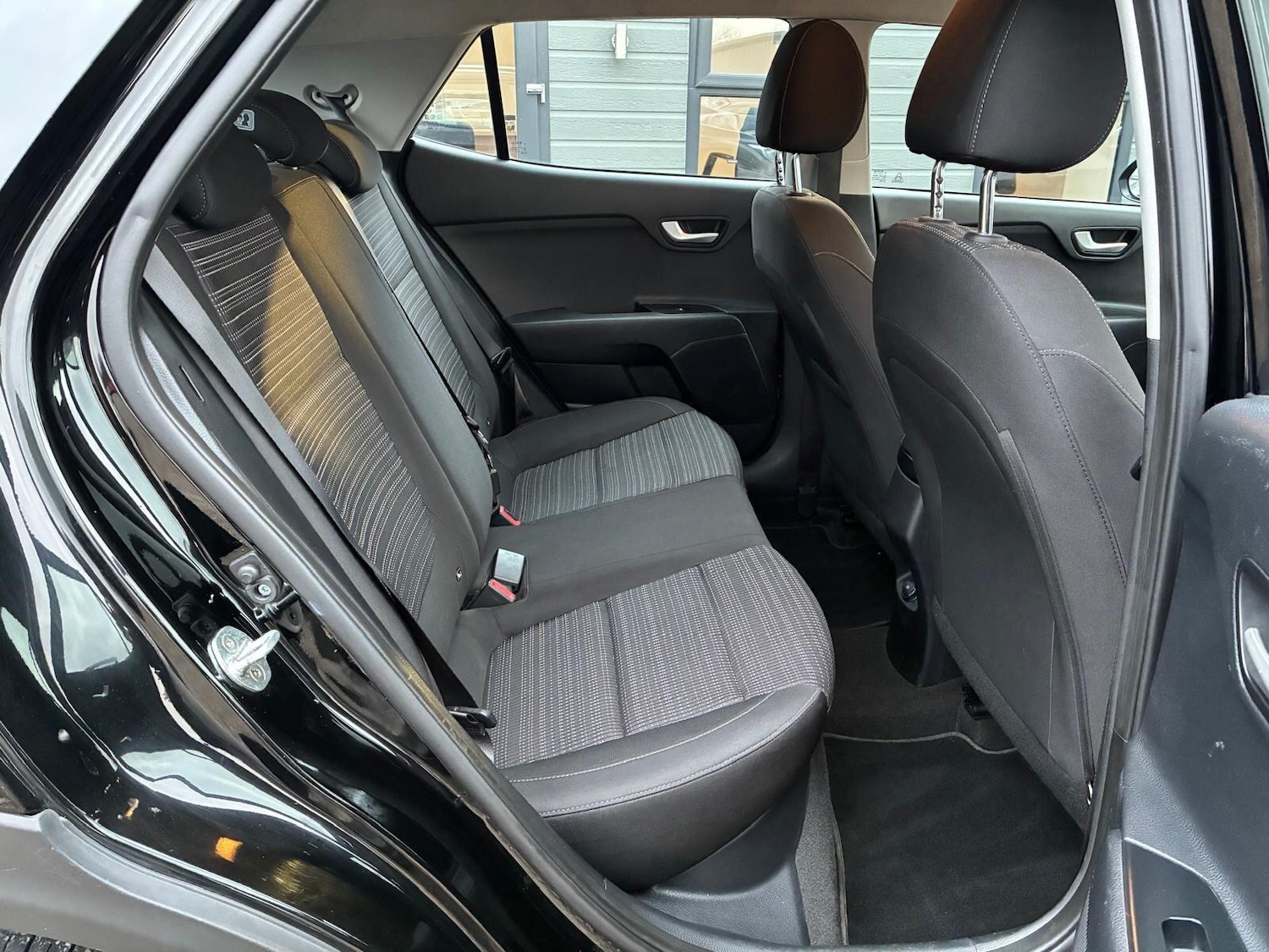 Used Kia Stonic 2018 for sale - 77215318: Photo 16