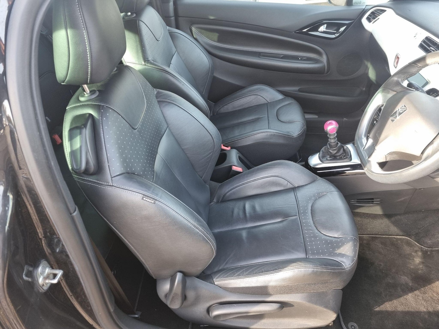 Used Citroen DS3 2010 for sale - 76936206: Photo 5