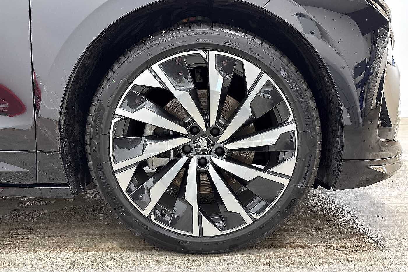 Used Skoda Enyaq 2025 for sale - 76774738: Photo 5