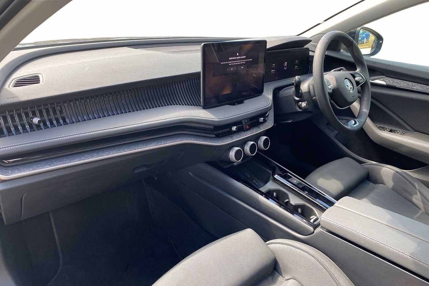 Used Skoda Superb 2025 for sale - 76888406: Photo 2