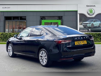 Used Skoda Superb 2025 for sale - 76888406: Photo