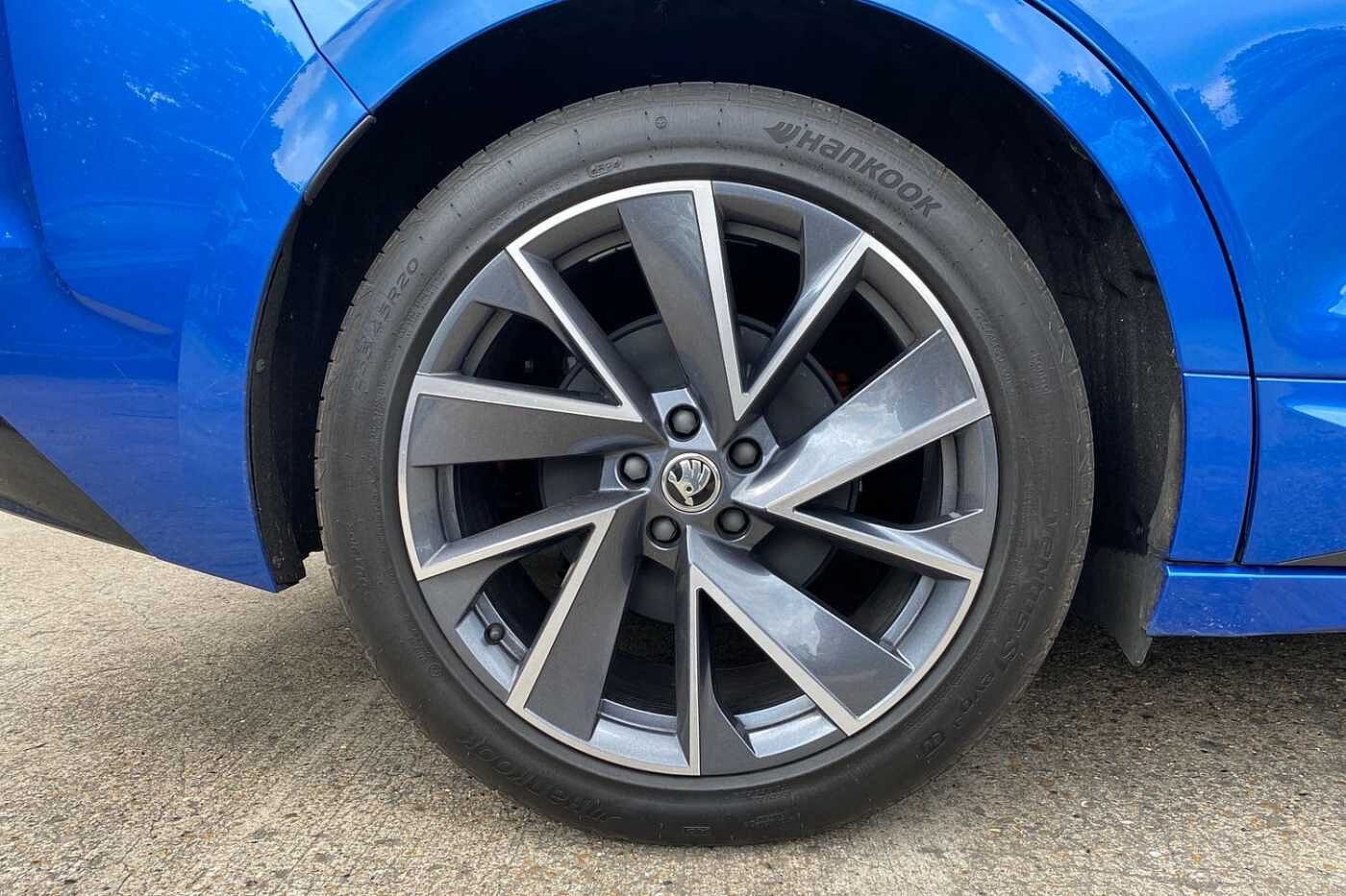 Used Skoda Enyaq 2025 for sale - 76966418: Photo 5