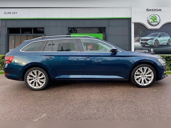 Used Skoda Superb 2023 for sale - 77244551: Photo