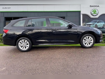 Used Skoda Octavia 2024 for sale - 77042653: Photo