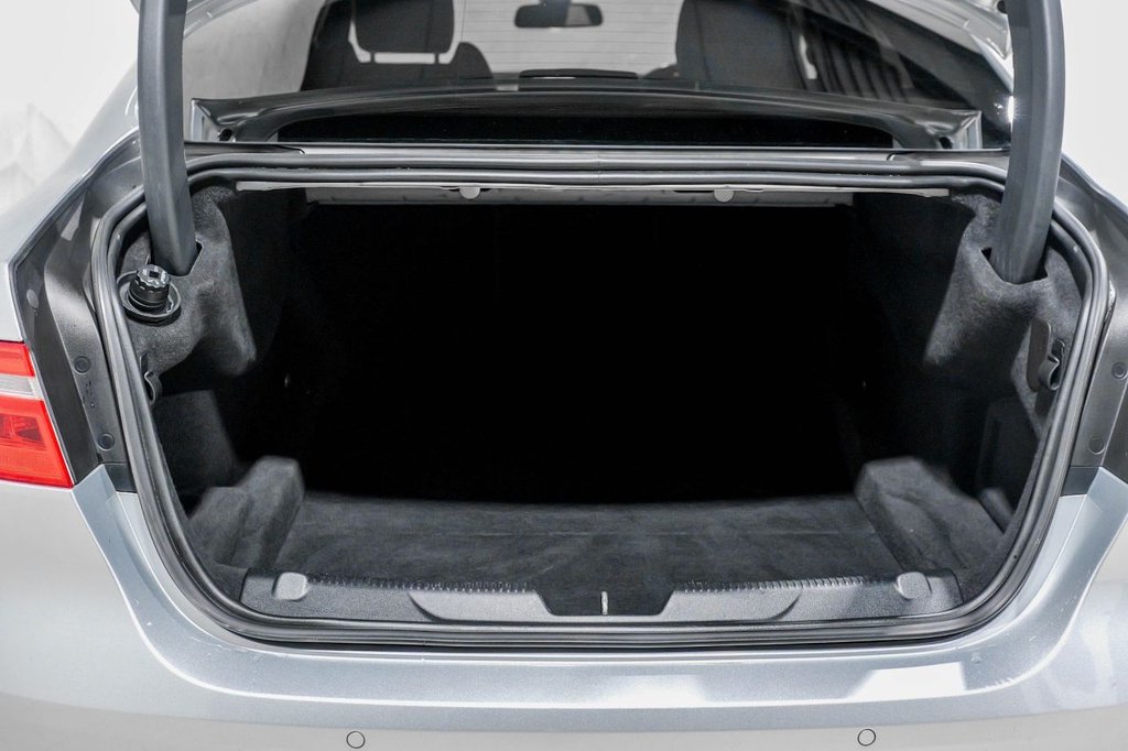 Used Jaguar XE 2018 for sale - 76454684: Photo 20