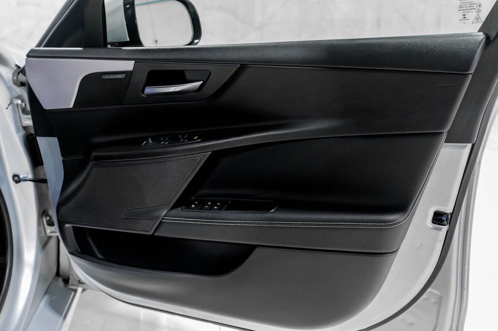 Used Jaguar XE 2018 for sale - 76454684: Photo 26