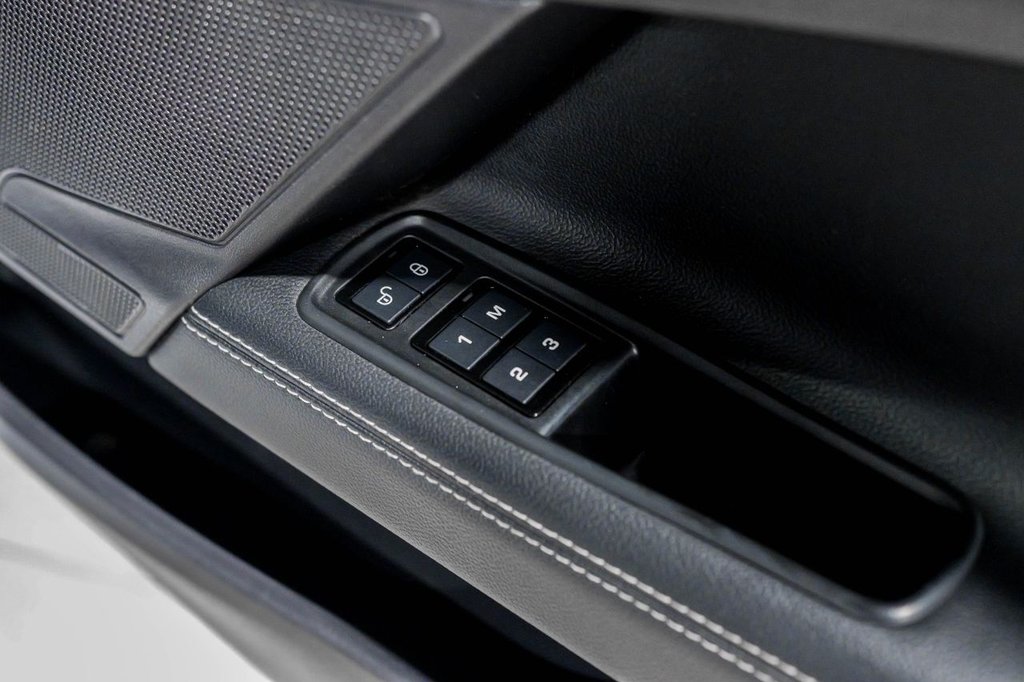 Used Jaguar XE 2018 for sale - 76454684: Photo 28