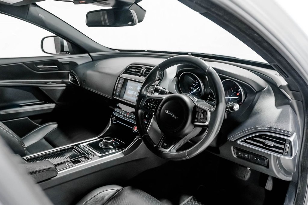 Used Jaguar XE 2018 for sale - 76454684: Photo 29