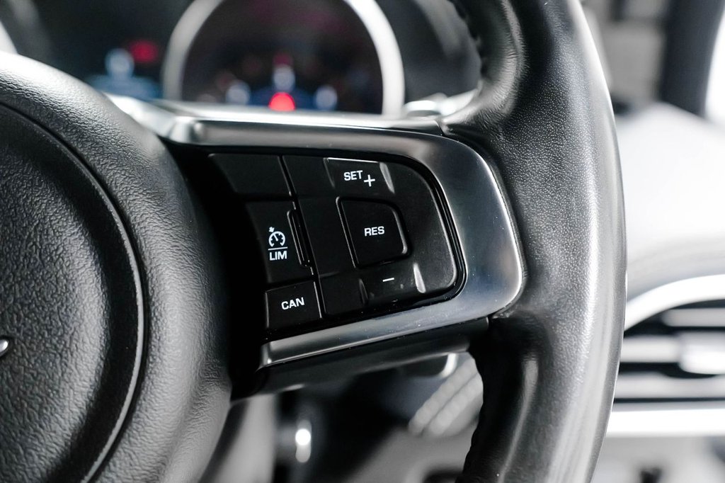 Used Jaguar XE 2018 for sale - 76454684: Photo 34