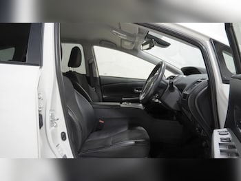 Used Toyota Prius+ 2019 for sale - 78677914: Photo
