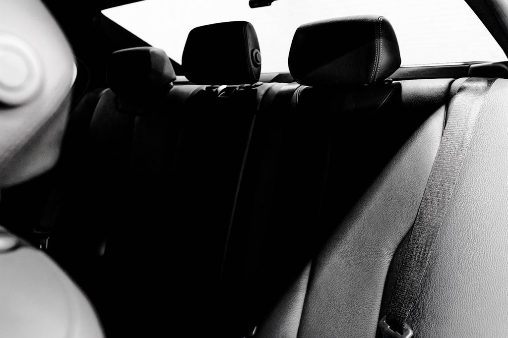 Used BMW 3 Series 2018 for sale - 76417171: Photo 38