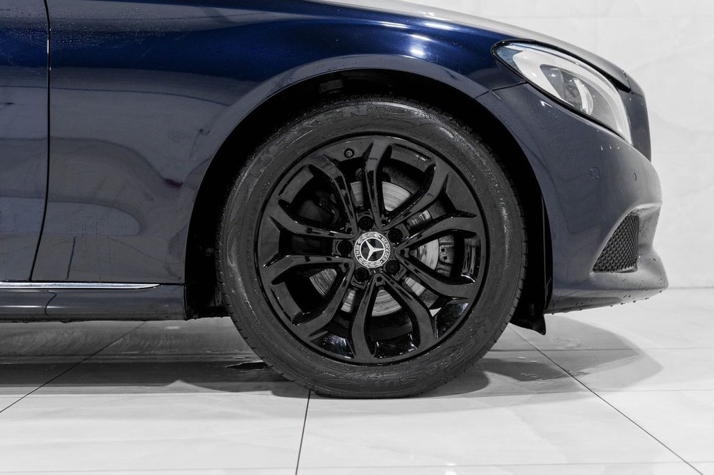 Used Mercedes-Benz C Class 2018 for sale - 76469641: Photo 14