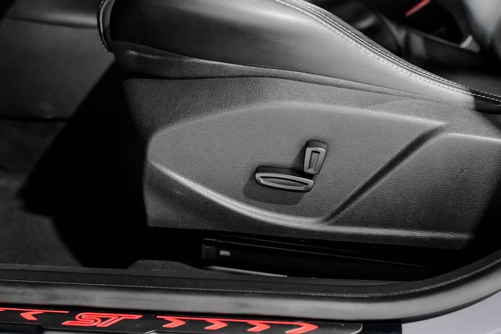 Used Ford Focus 2017 for sale - 77250348: Photo 16