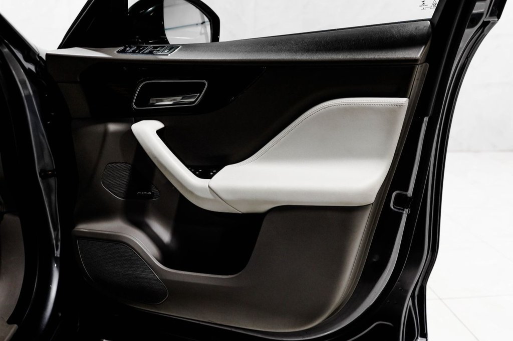 Used Jaguar F-Pace 2016 for sale - 76417088: Photo 13