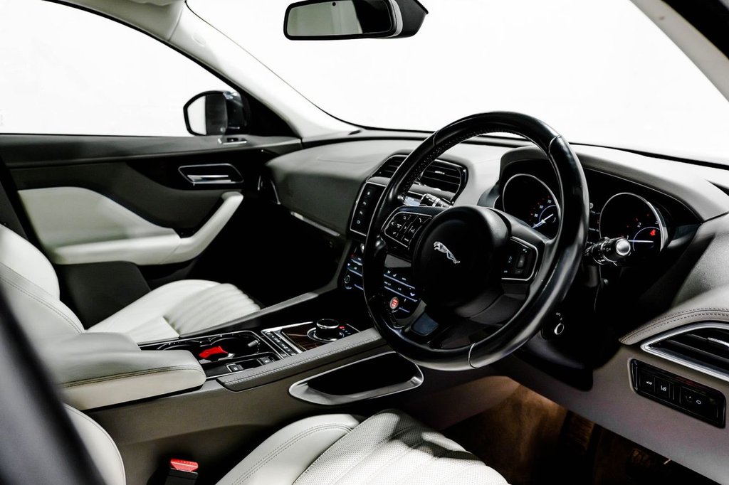 Used Jaguar F-Pace 2016 for sale - 76417088: Photo 17