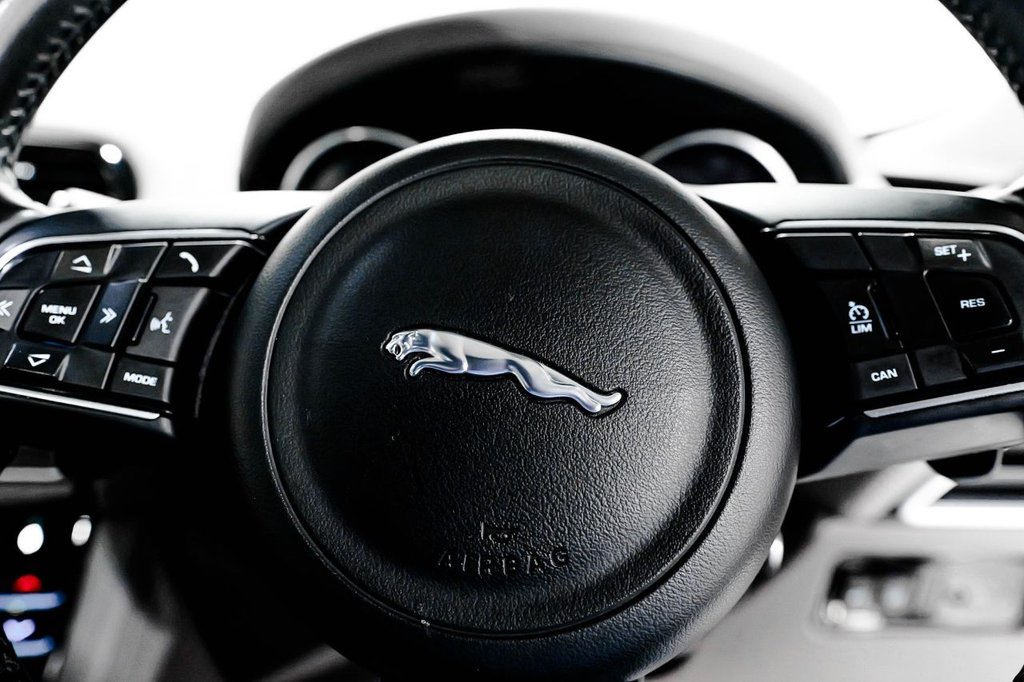 Used Jaguar F-Pace 2016 for sale - 76417088: Photo 21