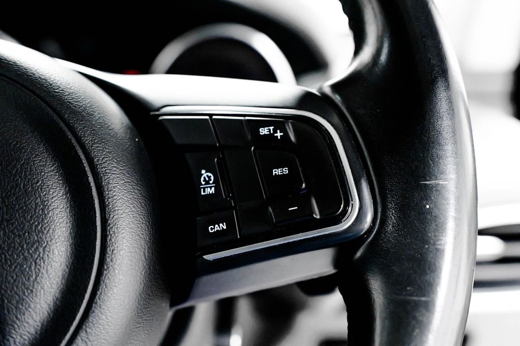 Used Jaguar F-Pace 2016 for sale - 76417088: Photo 22