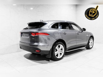 Used Jaguar F-Pace 2016 for sale - 76417088: Photo