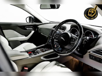 Used Jaguar F-Pace 2016 for sale - 76417088: Photo