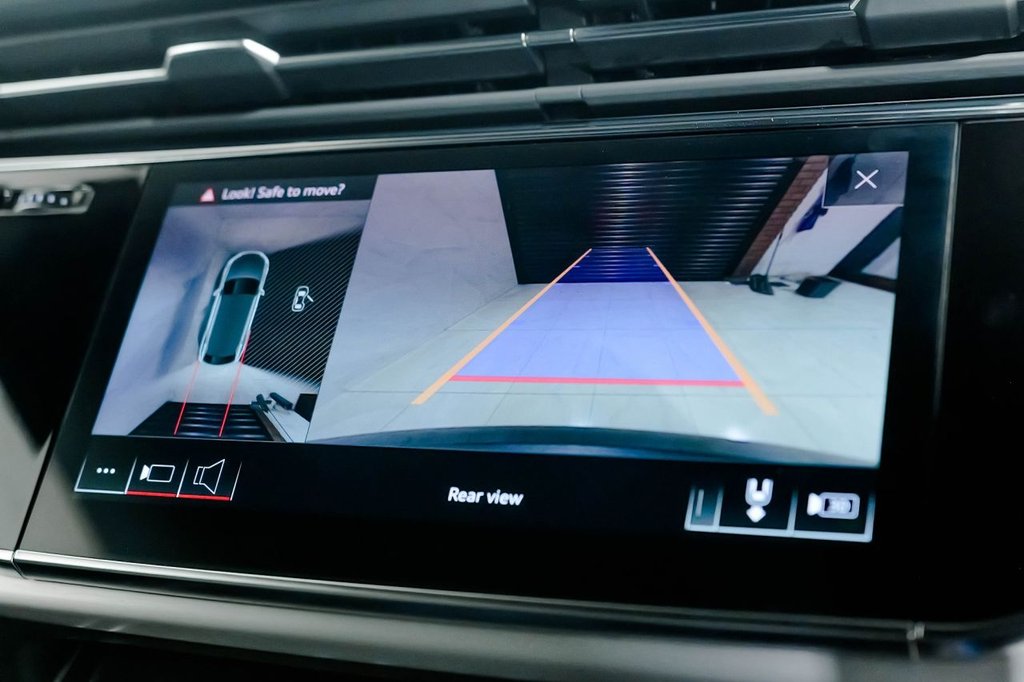 Used Audi Q8 2019 for sale - 77477221: Photo 25