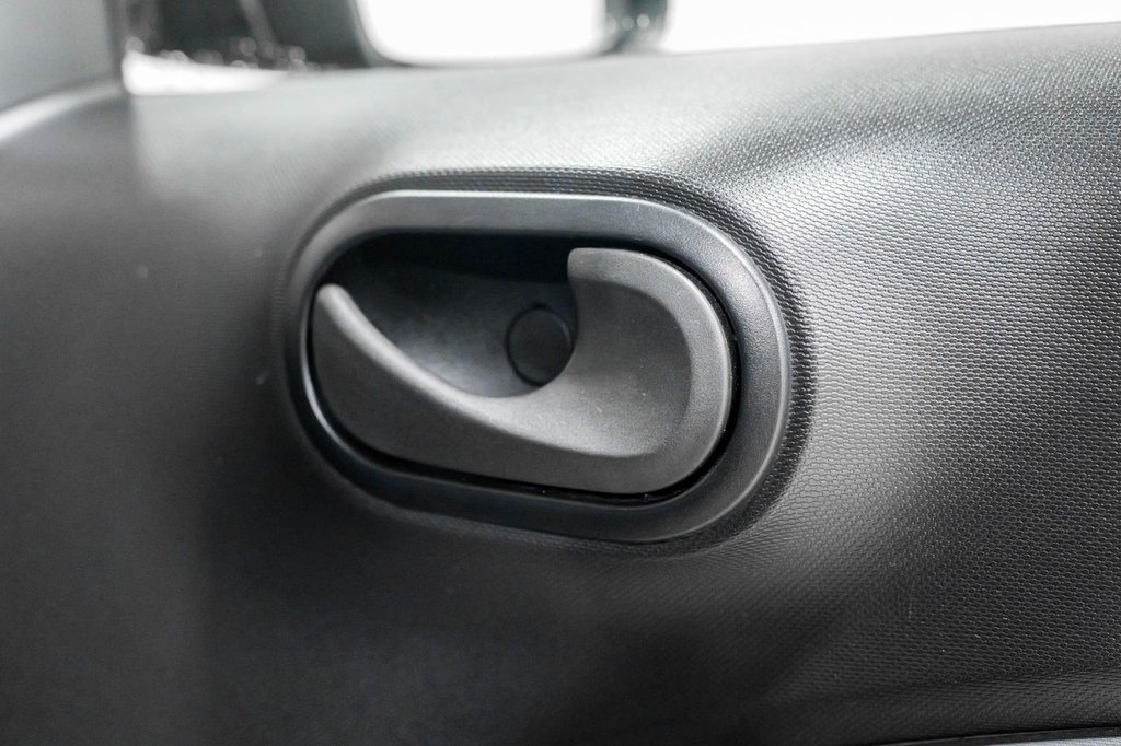 Used smart fortwo 2018 for sale - 76417223: Photo 12