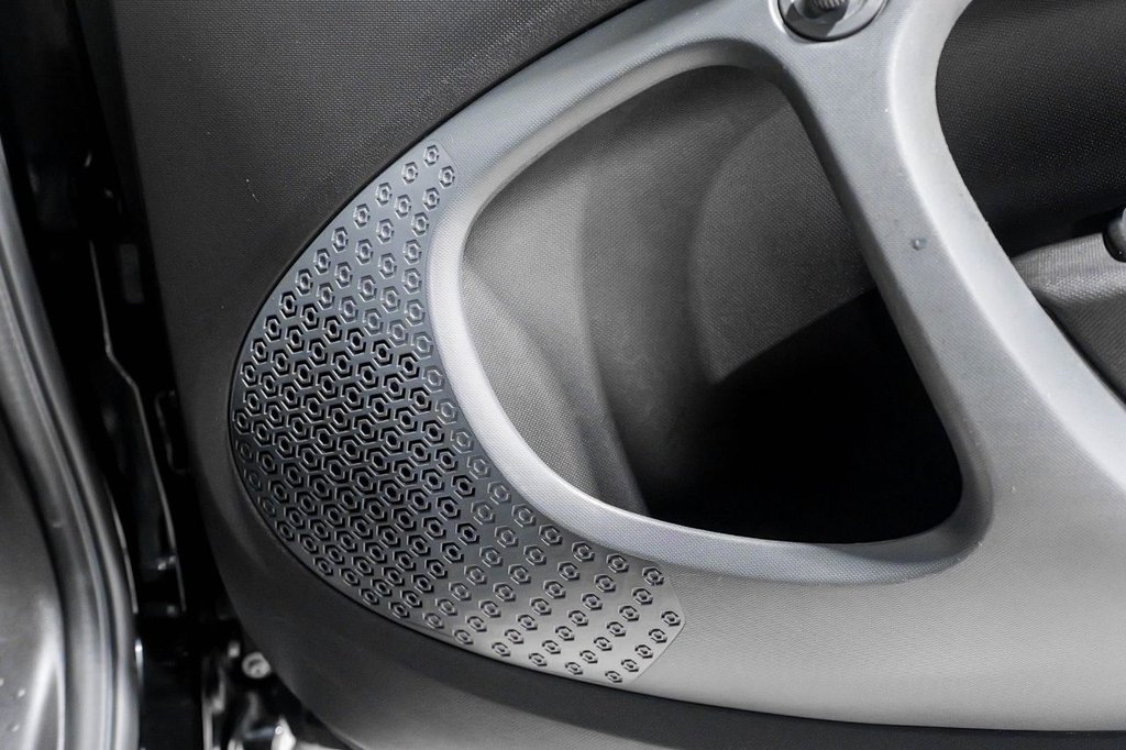 Used smart fortwo 2018 for sale - 76417223: Photo 15