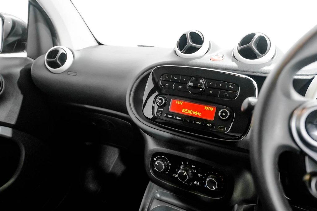 Used smart fortwo 2018 for sale - 76417223: Photo 24