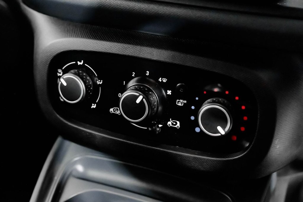 Used smart fortwo 2018 for sale - 76417223: Photo 26