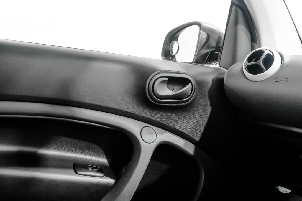 Used smart fortwo 2018 for sale - 76417223: Photo 30