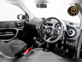 Used smart fortwo 2018 for sale - 76417223: Photo