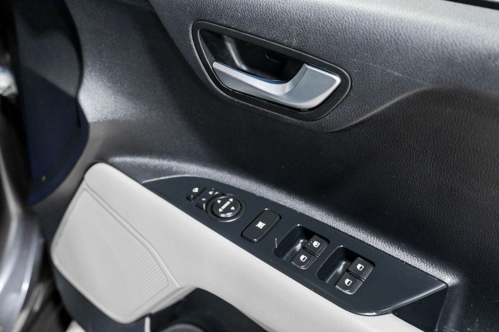 Used Kia Stonic 2020 for sale - 76416933: Photo 28