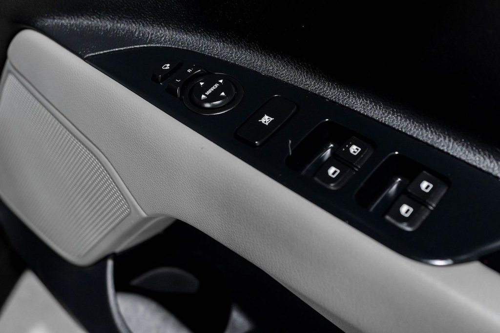 Used Kia Stonic 2020 for sale - 76416933: Photo 29