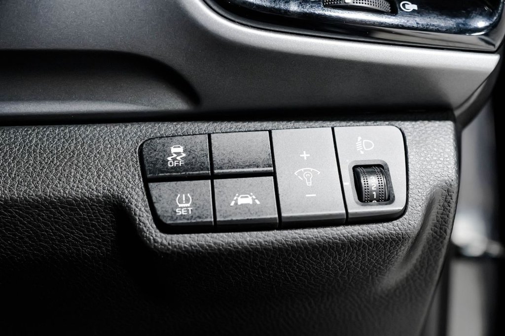 Used Kia Stonic 2020 for sale - 76416933: Photo 31