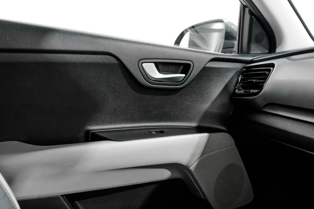 Used Kia Stonic 2020 for sale - 76416933: Photo 39