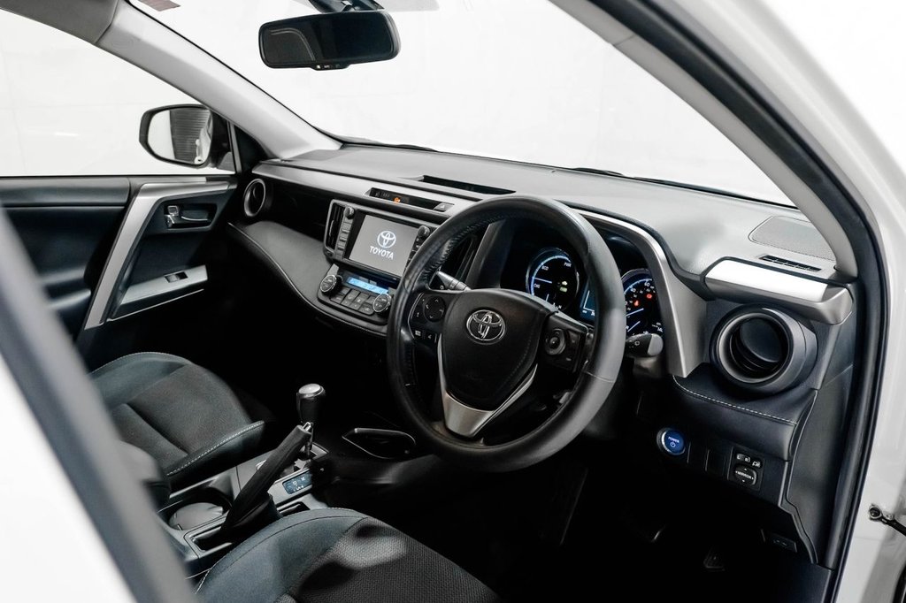 Used Toyota RAV4 2016 for sale - 77436964: Photo 3