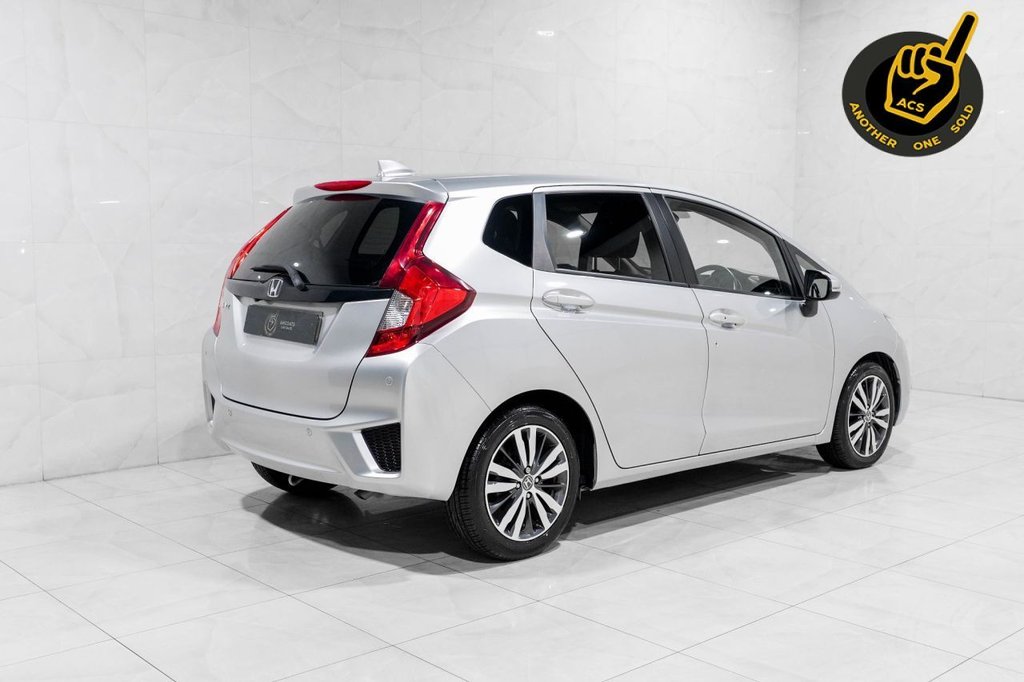 Used Honda Jazz 2017 for sale - 76416885: Photo 2