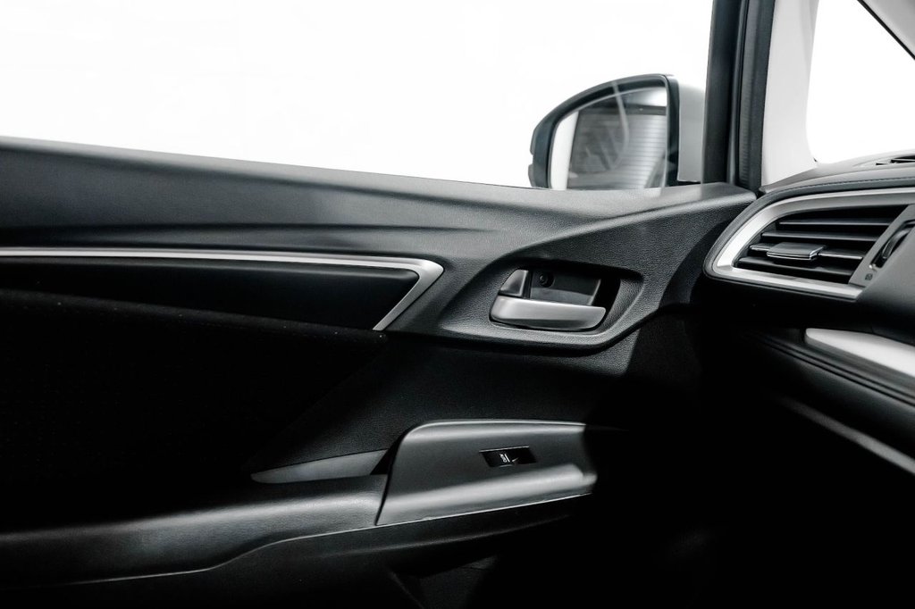 Used Honda Jazz 2017 for sale - 76416885: Photo 23