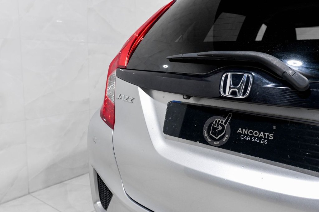 Used Honda Jazz 2017 for sale - 76416885: Photo 6