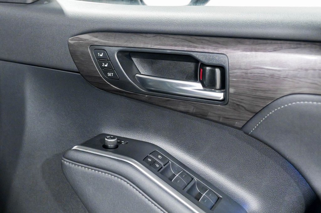 Used Toyota Highlander 2021 for sale - 77564002: Photo 32