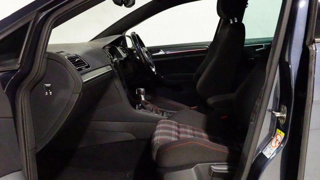 Used Volkswagen Golf 2019 for sale - 77642975: Photo 19