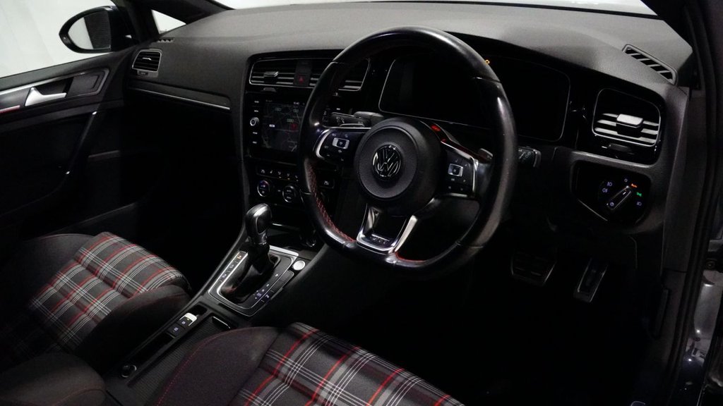 Used Volkswagen Golf 2019 for sale - 77642975: Photo 2